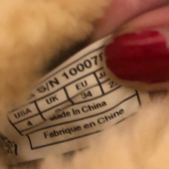 UGG mini bailey button shoes Size 4 Kids: Size 6 Womens balletcore athletic - Picture 9 of 11